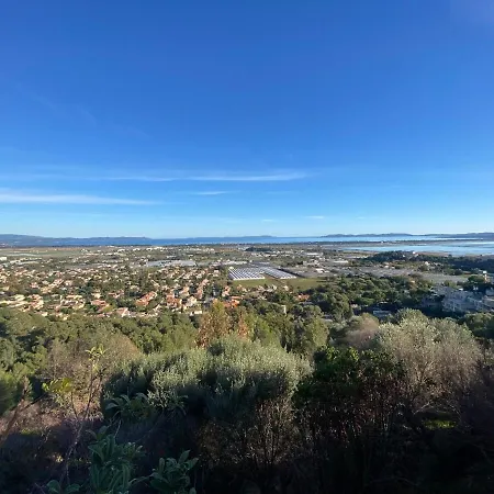 Vue Au Mont Des Oiseaux A Hyères